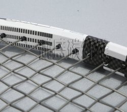 【配圖】碳纖維網球拍