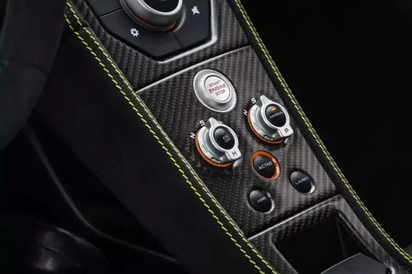 碳纖維汽車內(nèi)飾